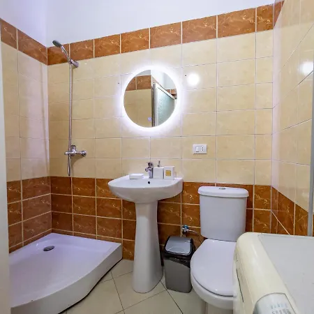 Cozy In Qerret Appartement